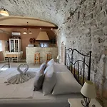 Stone House Didini Dvori Apartman *