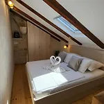 Stone House Didini Dvori Apartman *
