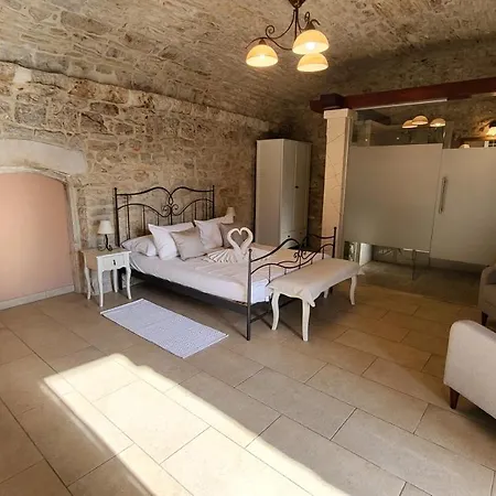 아파트 Stone House Didini Dvori 룸바르다