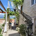 Stone House Didini Dvori Apartman *