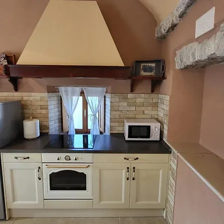 דירה Stone House Didini Dvori *