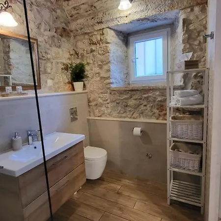 Stone House Didini Dvori Apartament