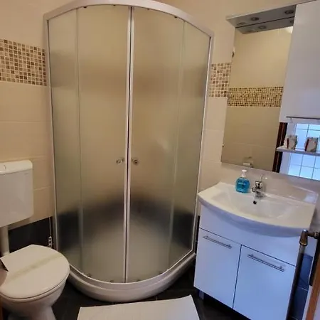Stone House Didini Dvori Apartament
