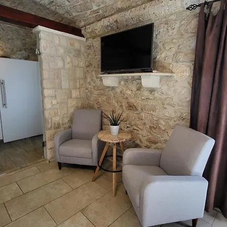 Stone House Didini Dvori *