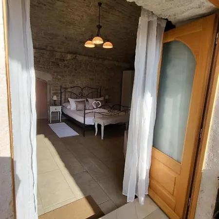 Stone House Didini Dvori