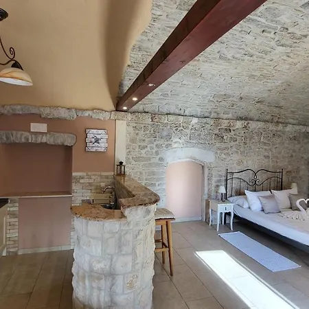 Stone House Didini Dvori *