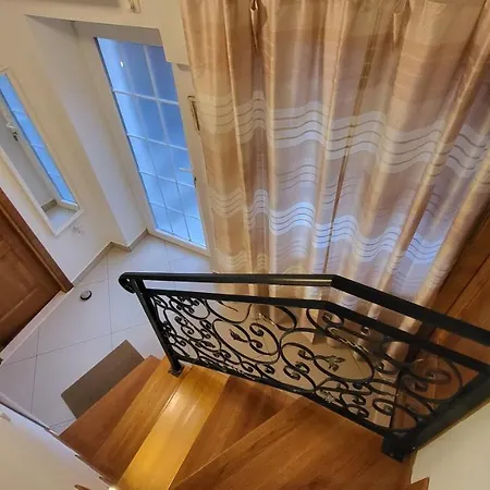 Apartament Stone House Didini Dvori