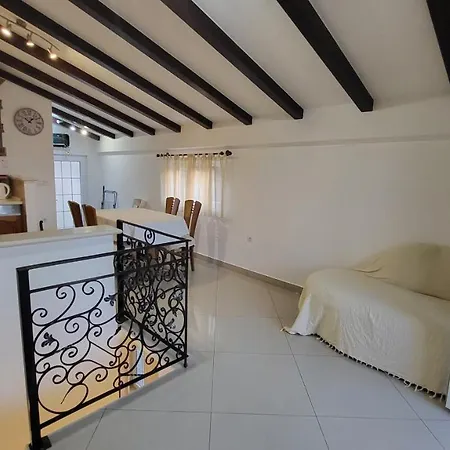 Stone House Didini Dvori *