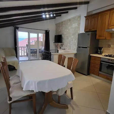 Stone House Didini Dvori Daire Lumbarda