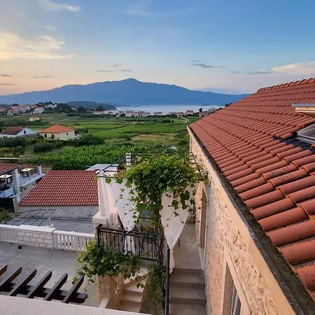 Stone House Didini Dvori *