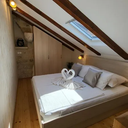 Stone House Didini Dvori Daire *