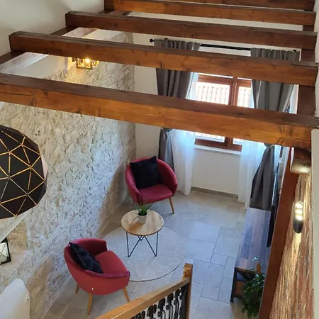 Apartament Stone House Didini Dvori