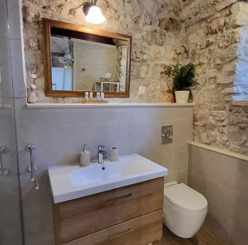 公寓 Stone House Didini Dvori