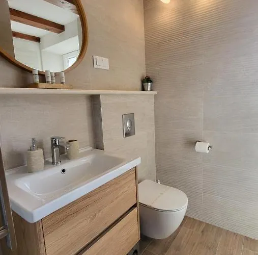 Stone House Didini Dvori 公寓 鲁巴达