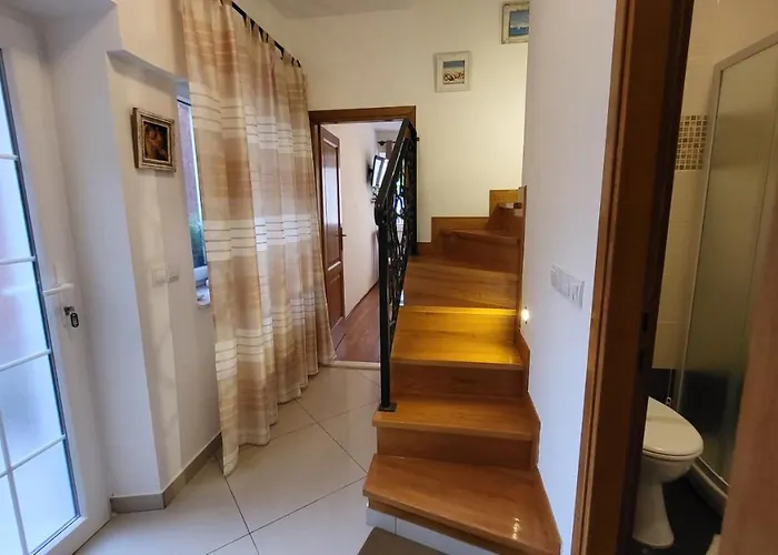 Stone House Didini Dvori 公寓 鲁巴达