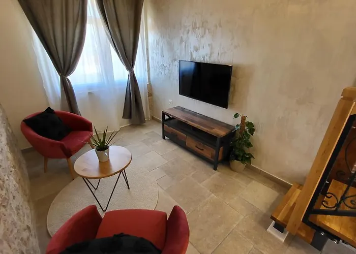 公寓 Stone House Didini Dvori *