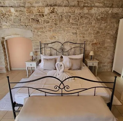 Stone House Didini Dvori 公寓