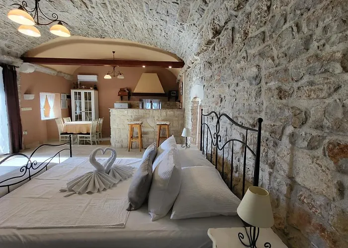 Stone House Didini Dvori 公寓 *