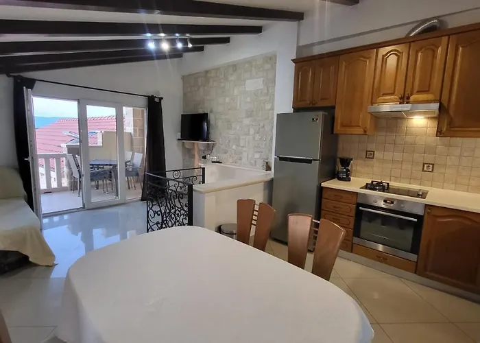 Stone House Didini Dvori * 鲁巴达