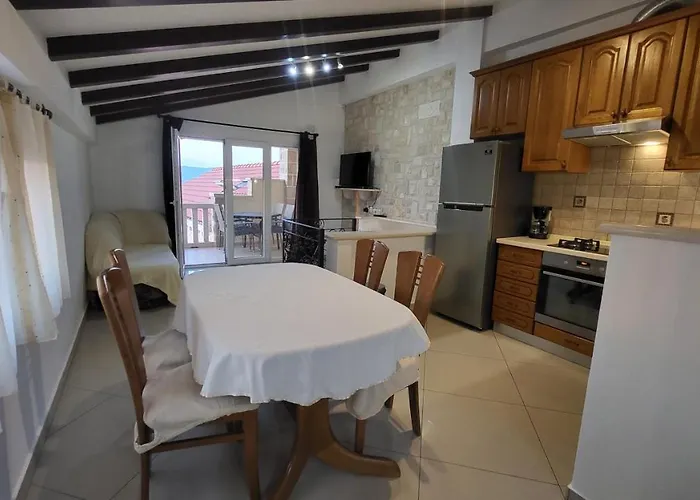 Stone House Didini Dvori 公寓 鲁巴达