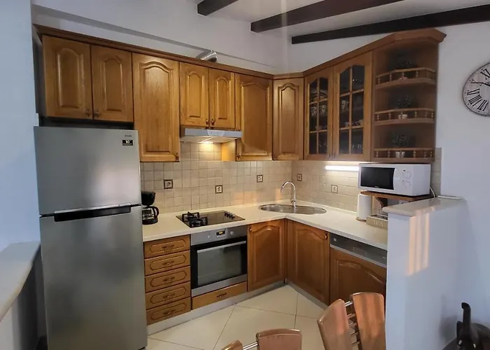 Stone House Didini Dvori * 鲁巴达