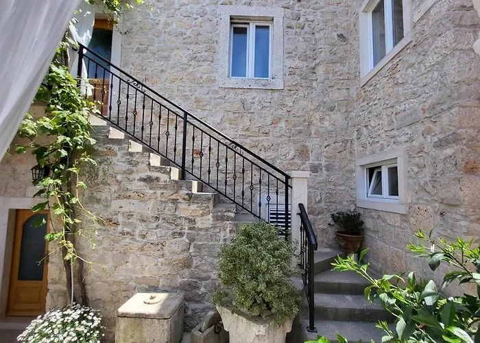 公寓 Stone House Didini Dvori