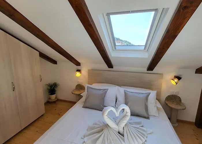 Stone House Didini Dvori * 鲁巴达