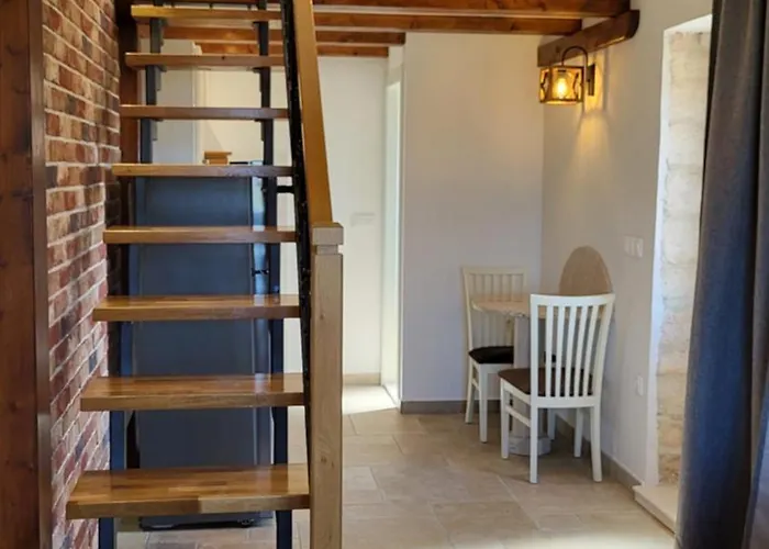 Stone House Didini Dvori * 鲁巴达