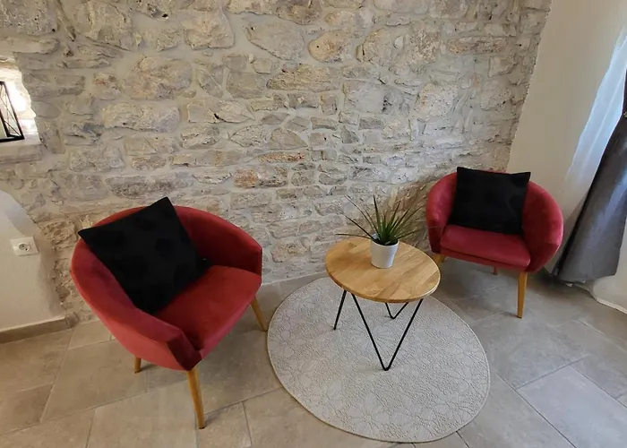 Stone House Didini Dvori 公寓 鲁巴达