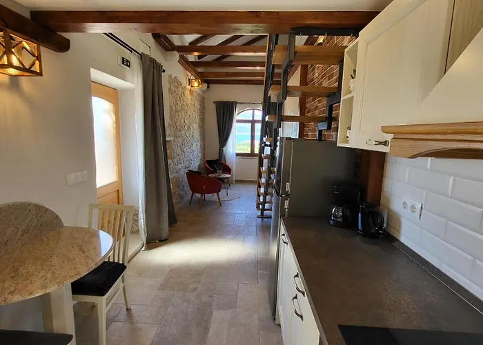 Stone House Didini Dvori 鲁巴达