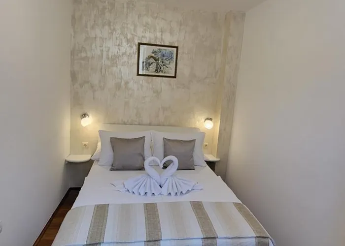 Stone House Didini Dvori 公寓 鲁巴达