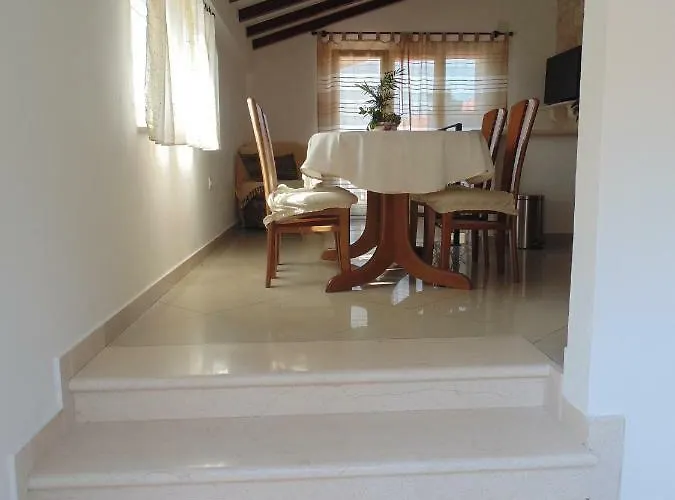 Stone House Didini Dvori 鲁巴达